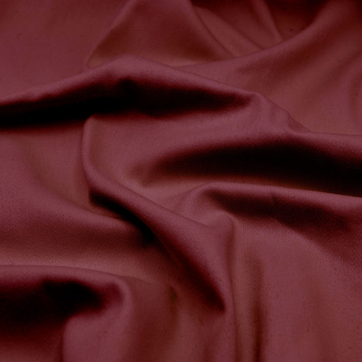 Akustikvorhang psssst 640g/m² bordeaux – Stoff-Nahaufnahme schalldämmend